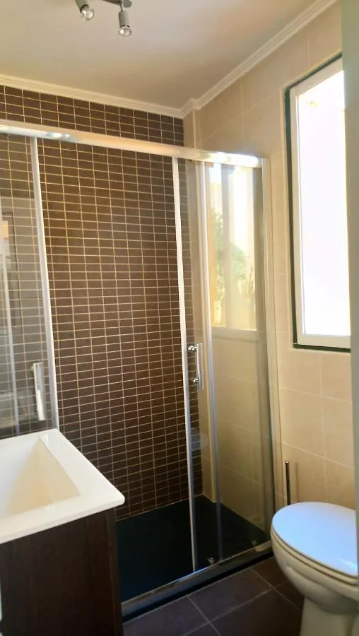 Stunning Apartment With Yard In Alfama Lizbona