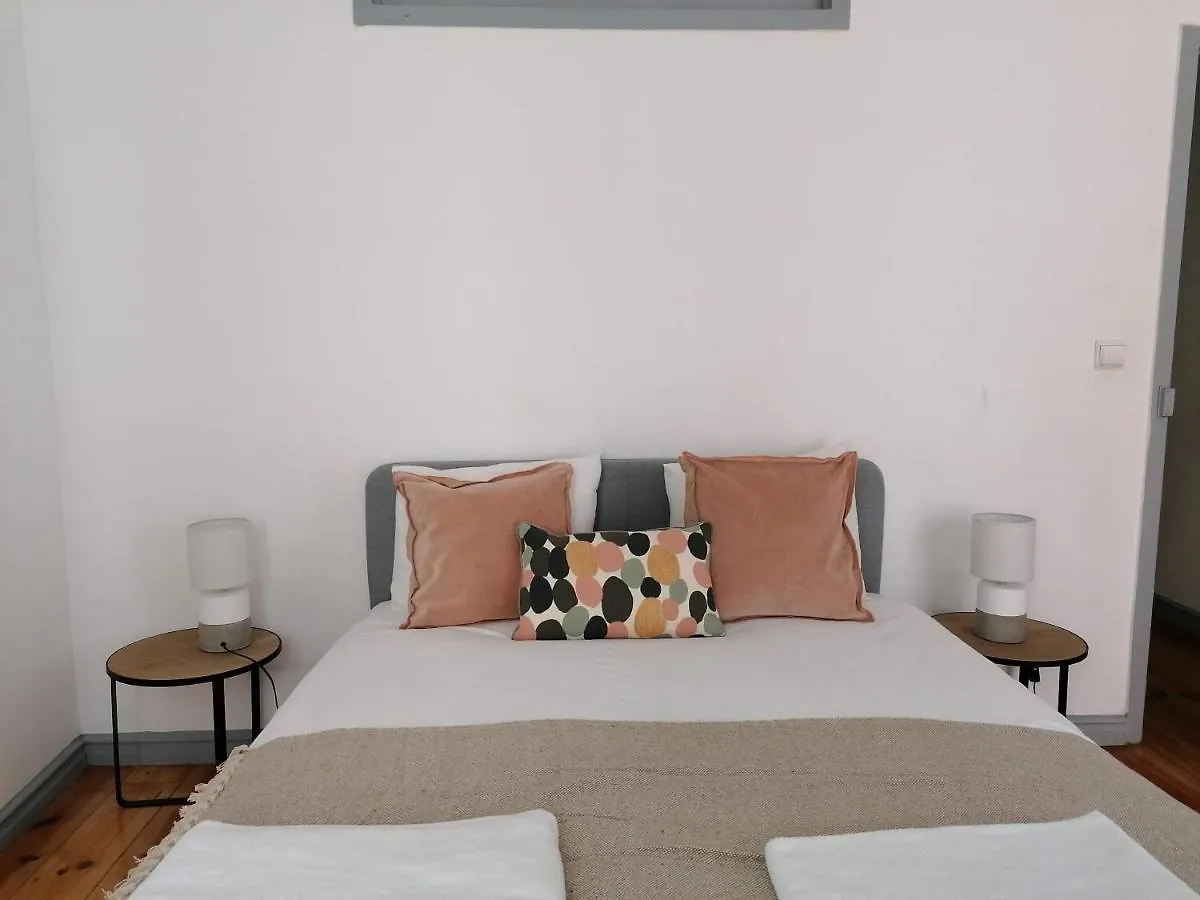 Stunning Apartment With Yard In Alfama Lisboa ポルトガル
