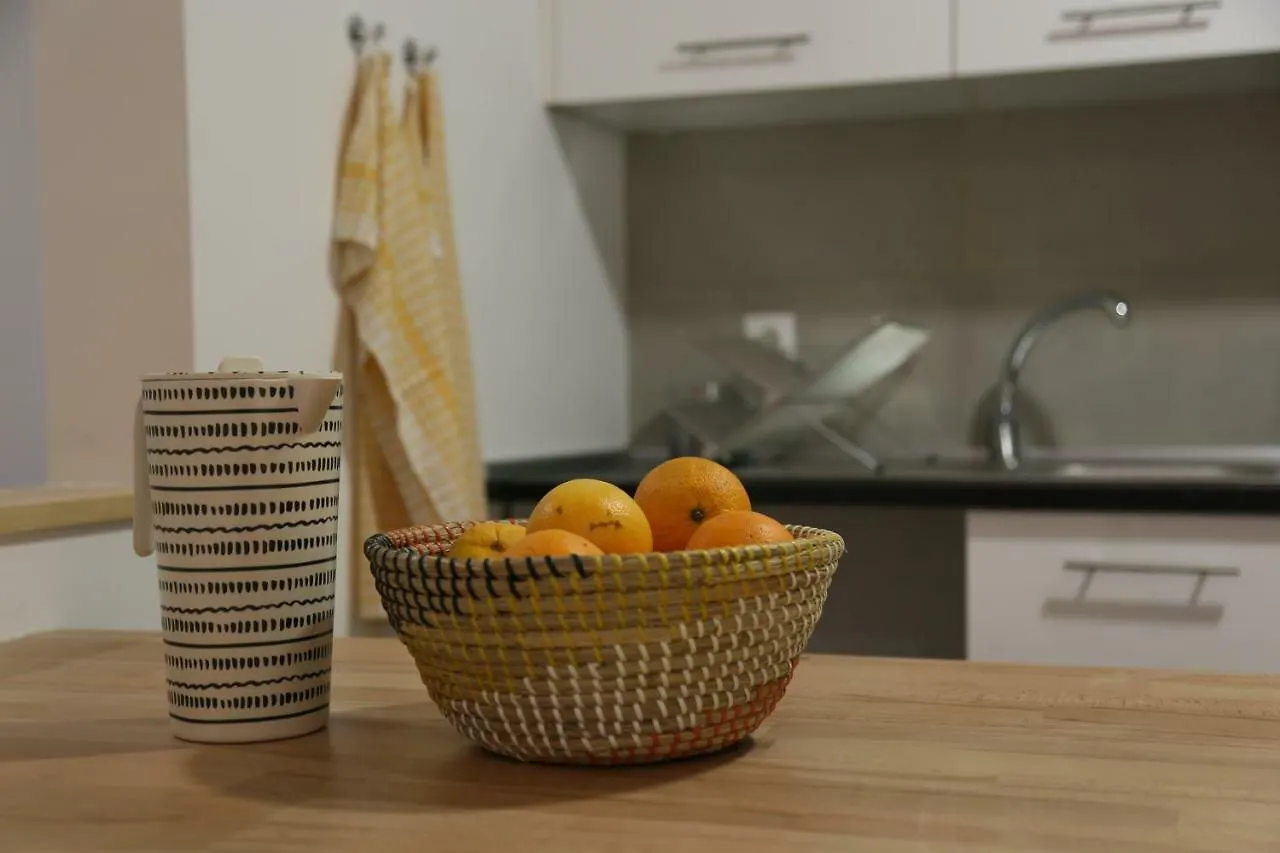 Stunning Apartment With Yard In Alfama Lisboa